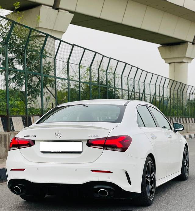 https://images10.gaadi.com/usedcar_image/3659248/original/processed_img2909301__used_car_2909301_1699279839.jpg?imwidth=6401