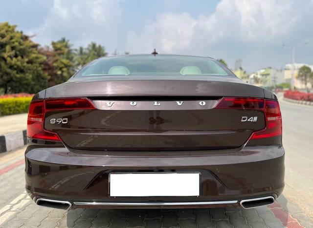 https://images10.gaadi.com/usedcar_image/3659279/original/processed_img2909315__used_car_2909315_1699280448.jpg?imwidth=6401