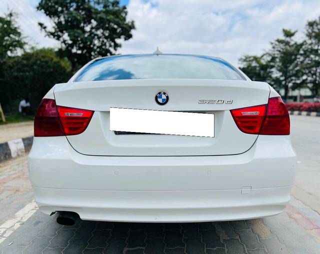 https://images10.gaadi.com/usedcar_image/3659283/original/processed_img2909318__used_car_2909318_1699280625.jpg?imwidth=6402