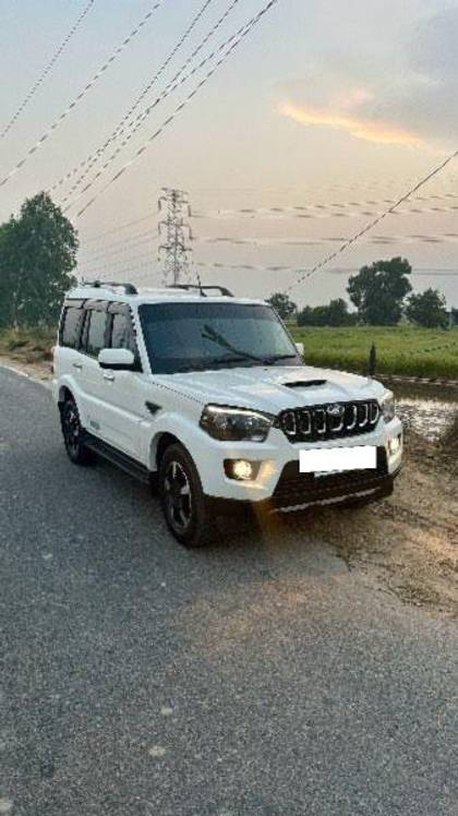 Mahindra Scorpio S7 140 BSIV Mahindra Scorpio S7 140 BSIV