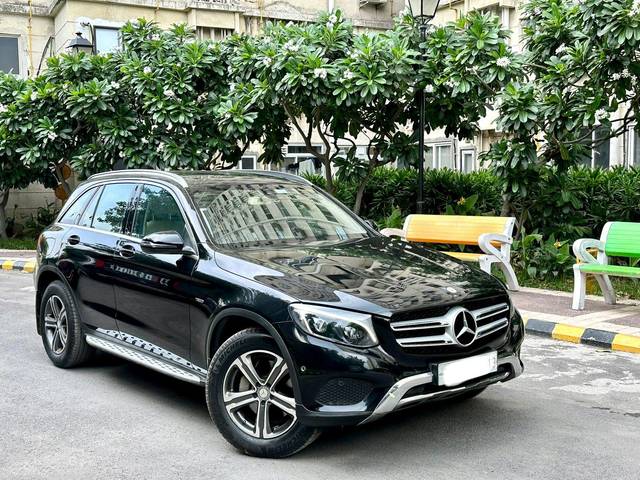 https://images10.gaadi.com/usedcar_image/3659465/original/processed_img2909346__used_car_2909346_1699290879.jpg?imwidth=6400