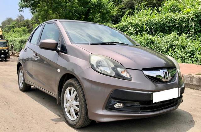 https://images10.gaadi.com/usedcar_image/3659477/original/processed_img2909350__used_car_2909350_1699291328.jpg?imwidth=6400