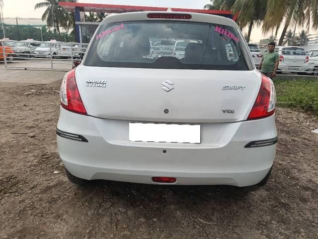 https://images10.gaadi.com/usedcar_image/3659509/original/processed_35c0576f-d14b-4aa7-98ef-5b632e61756b.jpg?imwidth=6402