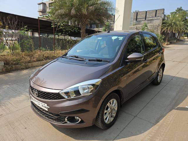https://images10.gaadi.com/usedcar_image/3659572/original/processed_img2909378__used_car_2909378_1699295889.jpg?imwidth=6400