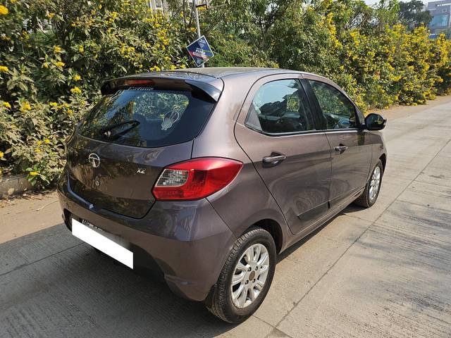 https://images10.gaadi.com/usedcar_image/3659572/original/processed_img2909378__used_car_2909378_1699295897.jpg?imwidth=6401
