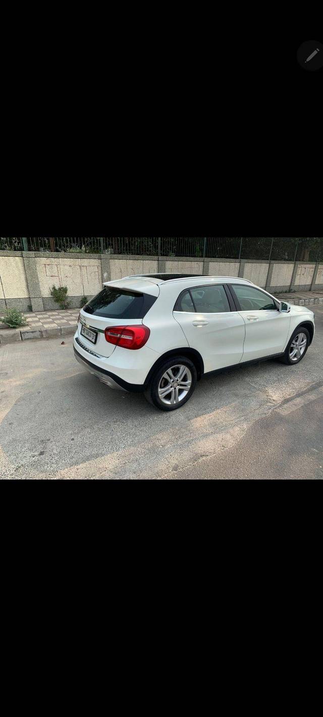 https://images10.gaadi.com/usedcar_image/3659664/original/processed_img2909390__used_car_2909390_1699321563.jpg?imwidth=6401