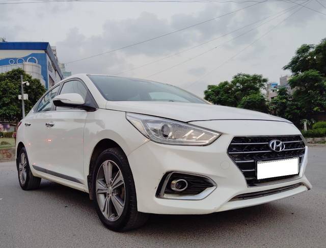 https://images10.gaadi.com/usedcar_image/3659695/original/processed_img2909397__used_car_2909397_1699325551.jpg?imwidth=6400