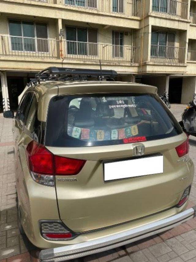 https://images10.gaadi.com/usedcar_image/3659798/original/processed_00553d5d-4d6e-4925-ac62-40ba3a21c00e.jpeg?imwidth=6402