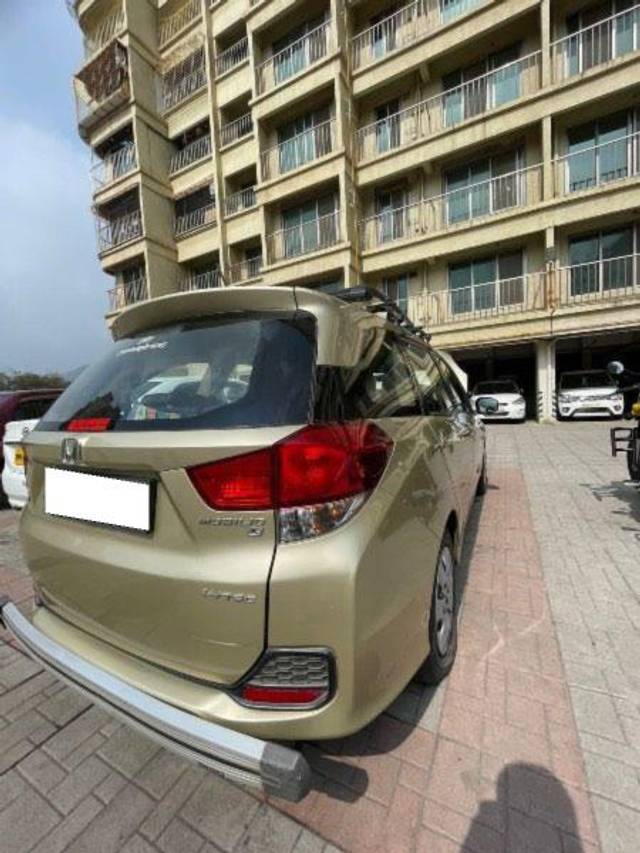 https://images10.gaadi.com/usedcar_image/3659798/original/processed_209adf93-ea17-4176-8e57-c3fd89daa4d8.jpeg?imwidth=6401