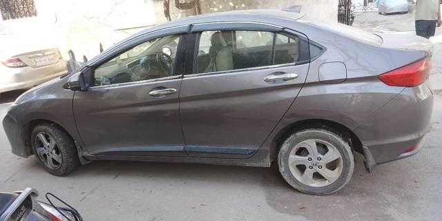 https://images10.gaadi.com/usedcar_image/3659820/original/31__VCC_IMG_1698725003935_1812069_95_1698725434.jpg?imwidth=6401