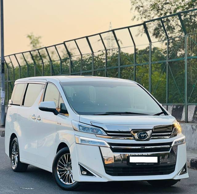 https://images10.gaadi.com/usedcar_image/3659873/original/processed_img2909444__used_car_2909444_1699339048.jpg?imwidth=6400