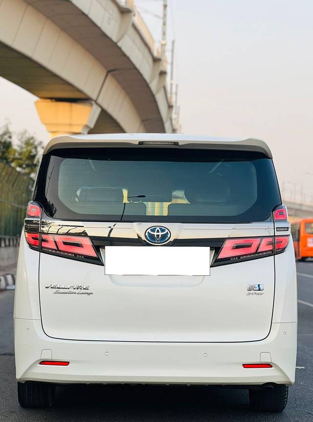 https://images10.gaadi.com/usedcar_image/3659873/original/processed_img2909444__used_car_2909444_1699339054.jpg?imwidth=6401