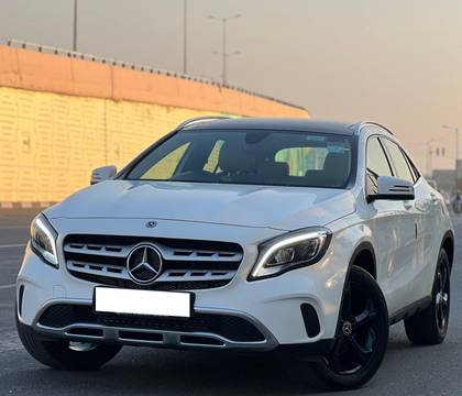 Mercedes-Benz GLA Class 200 d Sport Mercedes-Benz GLA Class 200 d Sport