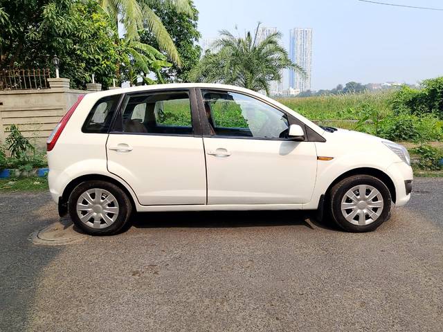 https://images10.gaadi.com/usedcar_image/3659888/original/img2909449__usedcar_whatsappimage2023_11_07at124638pm_2__2909449_1699348137.jpeg?imwidth=6401