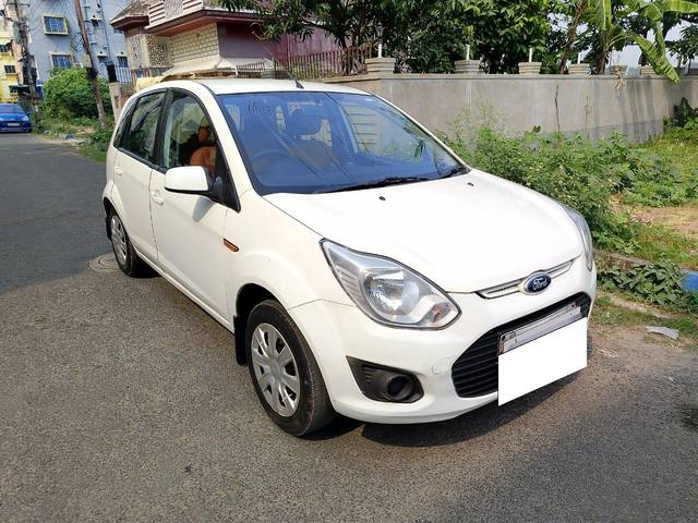 https://images10.gaadi.com/usedcar_image/3659888/original/processed_img2909449__usedcar_whatsappimage2023_11_07at124637pm_1__2909449_1699348137.jpeg?imwidth=6400