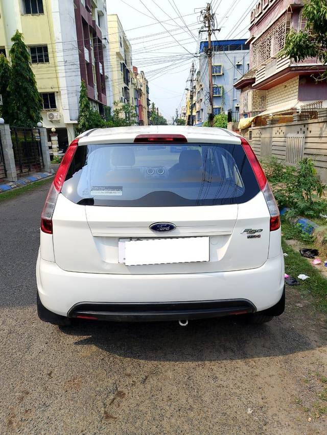 https://images10.gaadi.com/usedcar_image/3659888/original/processed_img2909449__usedcar_whatsappimage2023_11_07at124637pm_2__2909449_1699348137.jpeg?imwidth=6402
