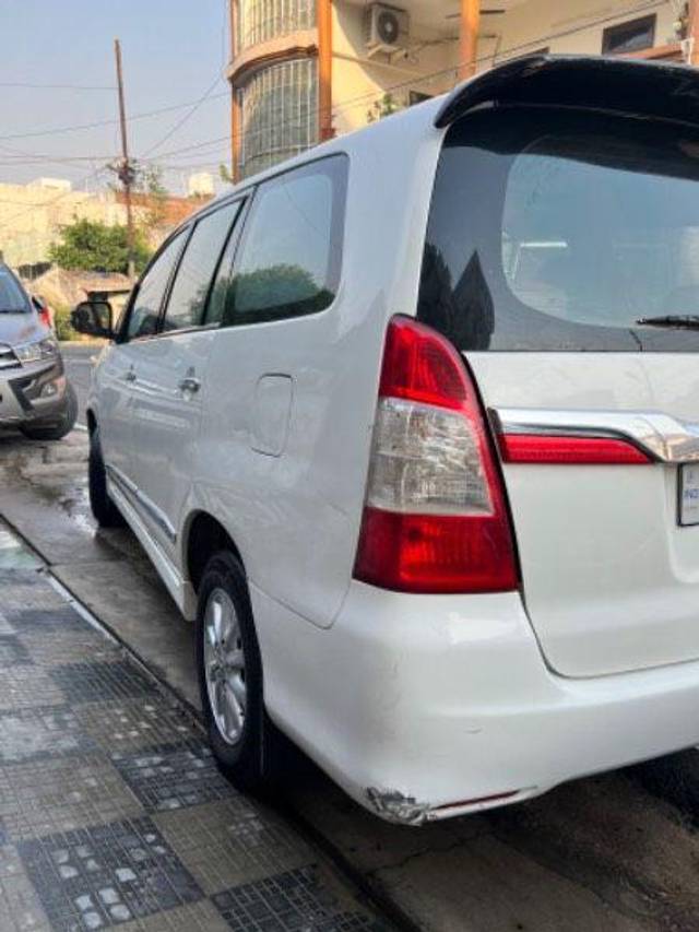 https://images10.gaadi.com/usedcar_image/3659973/original/processed_101eb8bc-6c98-4852-a997-b2467e10c40f.jpeg?imwidth=6402