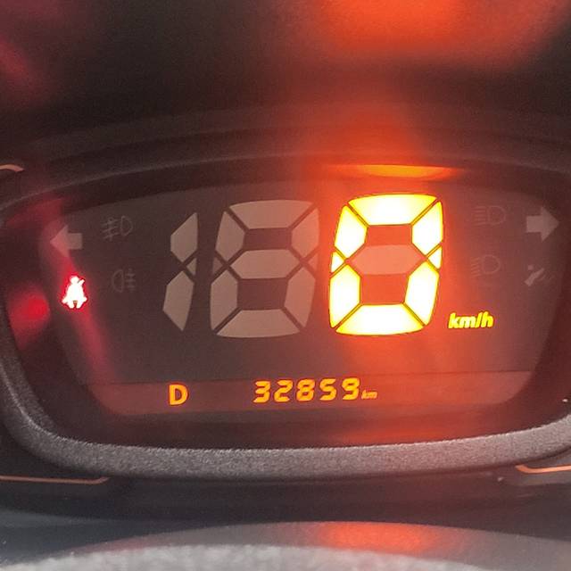 https://images10.gaadi.com/usedcar_image/3659994/original/img2909513__used_car_2909513_1699340020.jpg?imwidth=6402