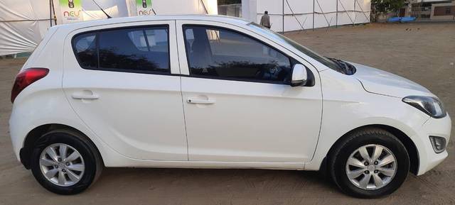 https://images10.gaadi.com/usedcar_image/3660171/original/processed_img2909621__usedcar_whatsappimage2023_02_14at33748pm_1__8171699343417_1699343567.jpeg?imwidth=6401