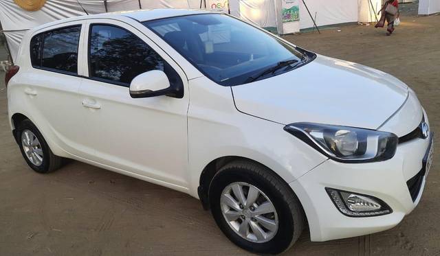 https://images10.gaadi.com/usedcar_image/3660171/original/processed_img2909621__usedcar_whatsappimage2023_02_14at33748pm_8171699343417_1699343567.jpeg?imwidth=6400