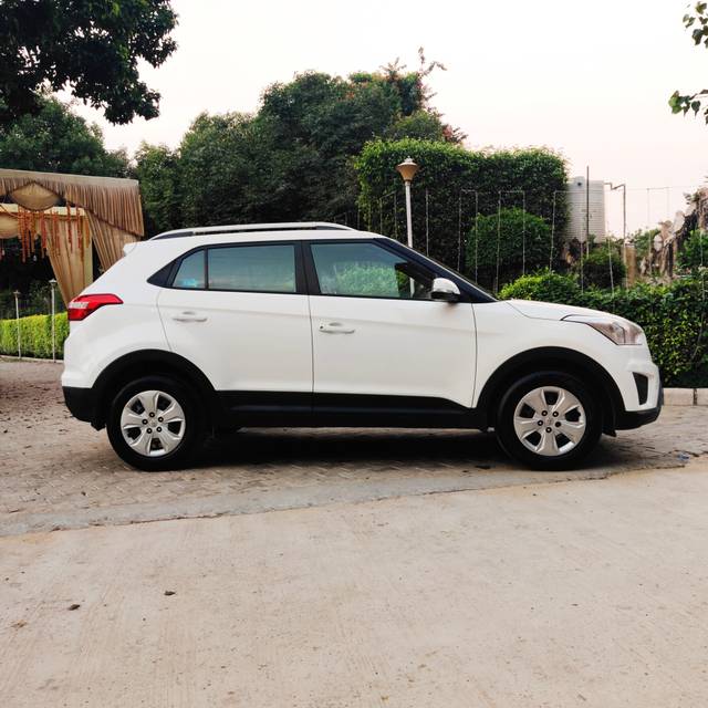 https://images10.gaadi.com/usedcar_image/3660267/original/img2909692__used_car_2909692_1699347564.jpg?imwidth=6401
