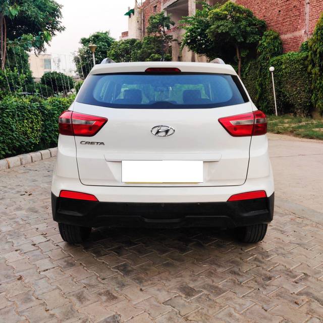 https://images10.gaadi.com/usedcar_image/3660267/original/processed_img2909692__used_car_2909692_1699347571.jpg?imwidth=6402