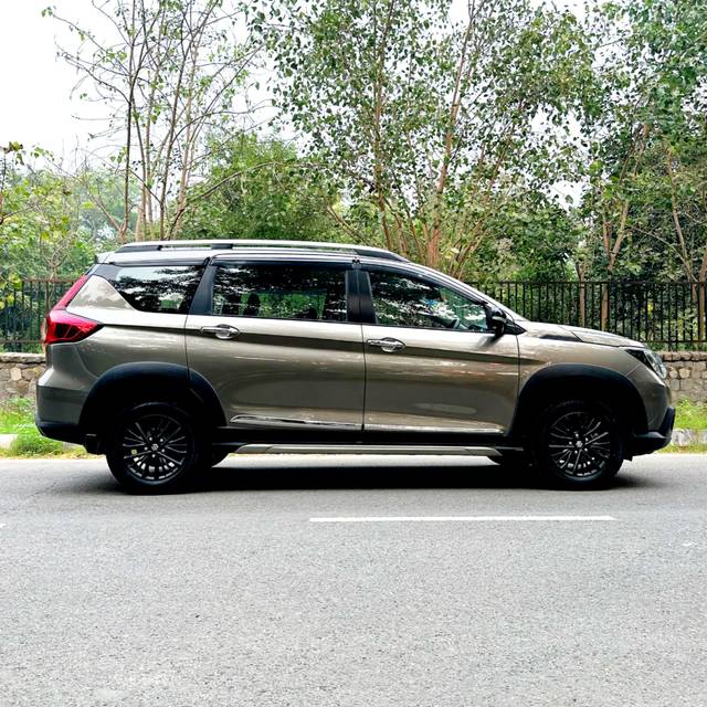 https://images10.gaadi.com/usedcar_image/3660284/original/img2909701__used_car_2909701_1699346356.jpg?imwidth=6401