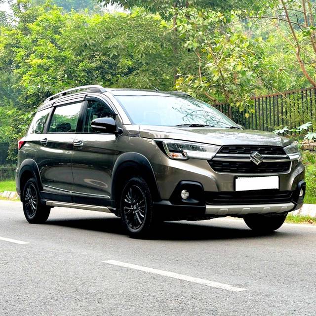 https://images10.gaadi.com/usedcar_image/3660284/original/processed_img2909701__used_car_2909701_1699346345.jpg?imwidth=6400