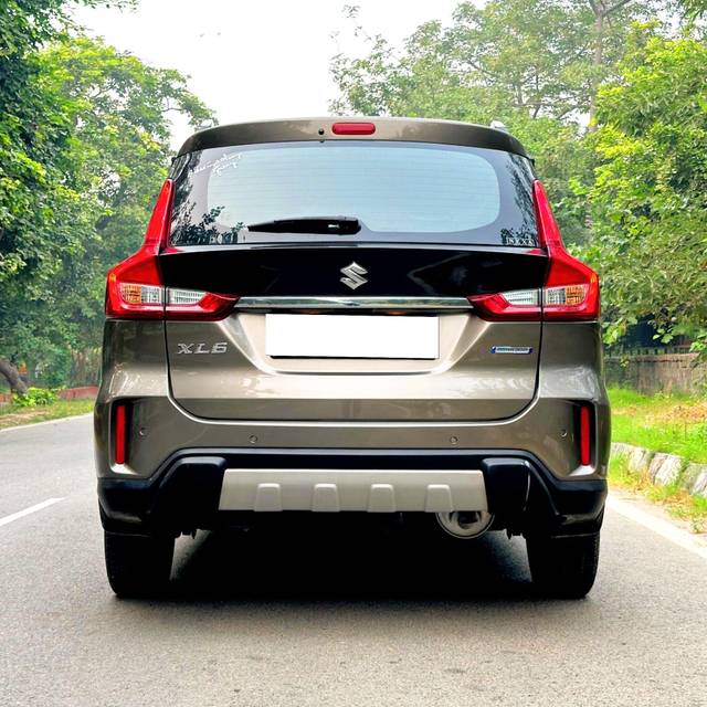 https://images10.gaadi.com/usedcar_image/3660284/original/processed_img2909701__used_car_2909701_1699346352.jpg?imwidth=6402