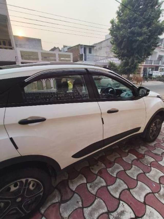 https://images10.gaadi.com/usedcar_image/3660311/original/processed_fee489dc-0733-4fab-b5a6-bd8d53e42f01.jpg?imwidth=6401