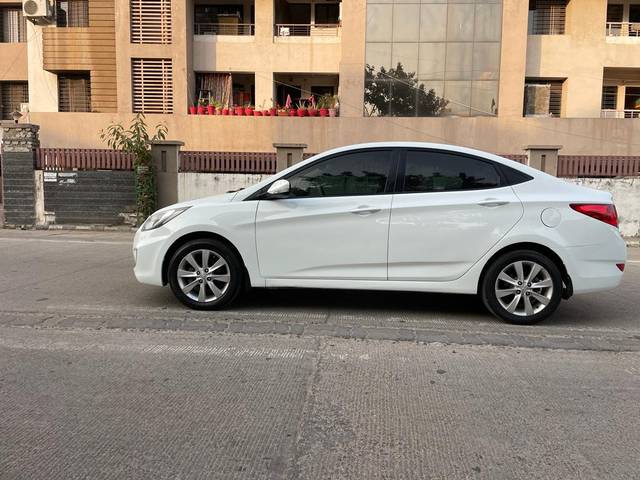 https://images10.gaadi.com/usedcar_image/3660359/original/img2909746__used_car_2909746_1699348964.jpg?imwidth=6402