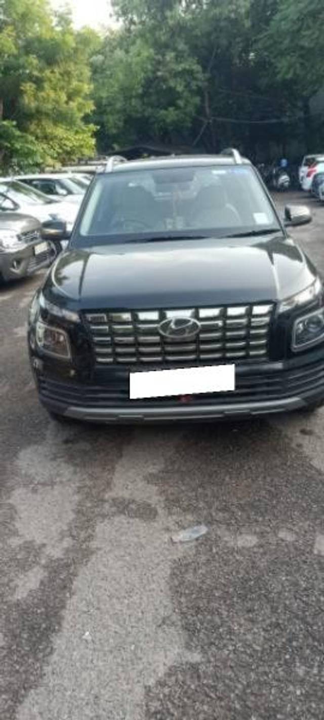 https://images10.gaadi.com/usedcar_image/3660407/original/processed_98ed1738-4384-4b43-8bf1-a9241ab9d897.jpg?imwidth=6400