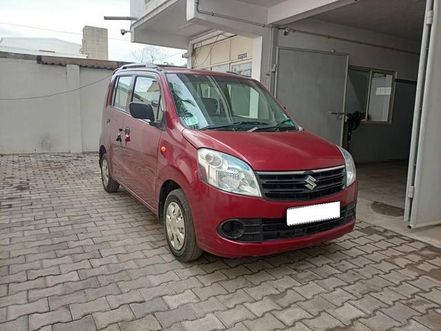 https://images10.gaadi.com/usedcar_image/3660416/original/processed_img2909785__used_car_2909785_1699350444.jpg?imwidth=6400