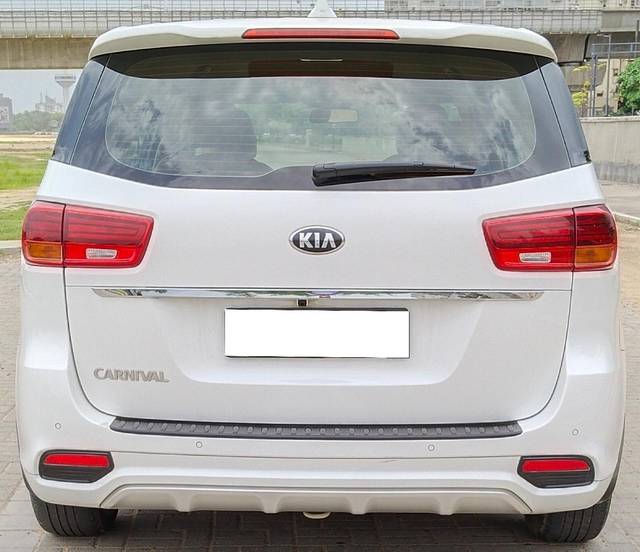 https://images10.gaadi.com/usedcar_image/3660615/original/processed_img2909912__usedcar_20_2909912_1699354944.jpg?imwidth=6402