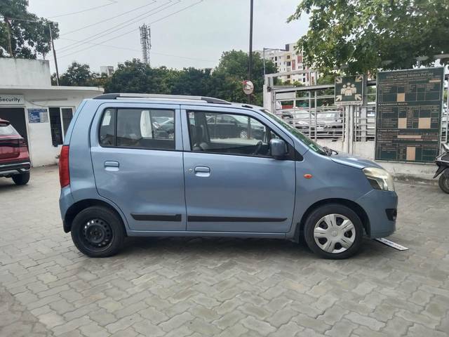 https://images10.gaadi.com/usedcar_image/3660622/original/processed_img2909918__usedcar_tn10ar6680_5__2909918_1702107365.jpeg?imwidth=6401