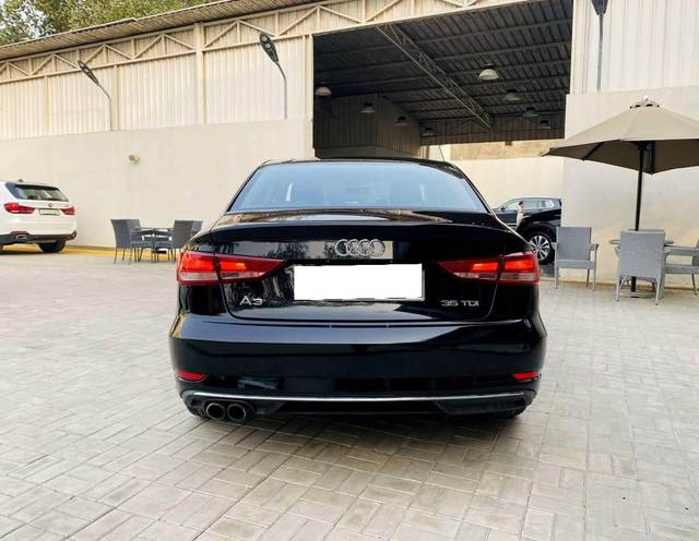 https://images10.gaadi.com/usedcar_image/3660766/original/processed_img2910023__usedcar_1_17__10151699357917_1699357956.jpeg?imwidth=6401