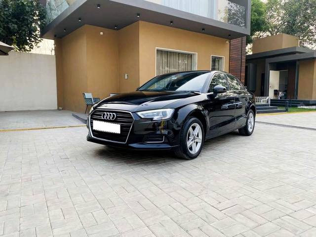 https://images10.gaadi.com/usedcar_image/3660766/original/processed_img2910023__usedcar_1_20__10151699357917_1699357956.jpeg?imwidth=6402