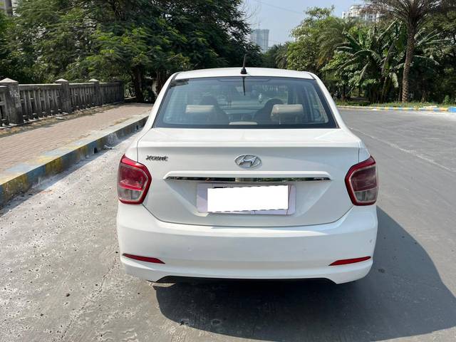 https://images10.gaadi.com/usedcar_image/3660815/original/processed_img2910052__used_car_2910052_1699360371.jpg?imwidth=6402