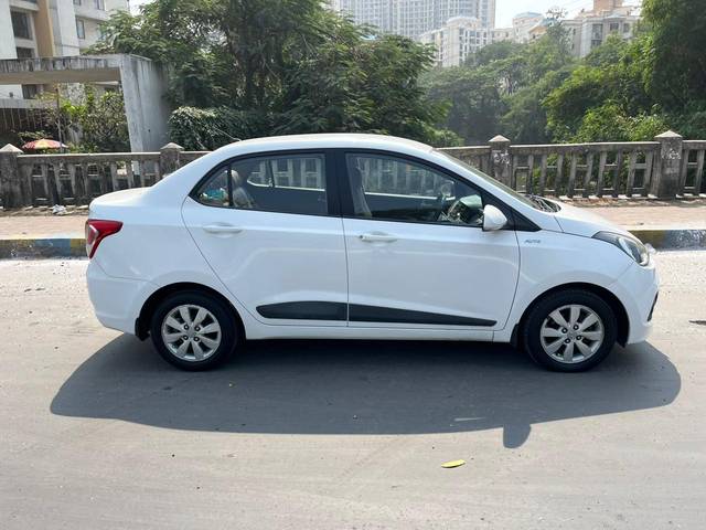 https://images10.gaadi.com/usedcar_image/3660815/original/processed_img2910052__used_car_2910052_1699360373.jpg?imwidth=6401