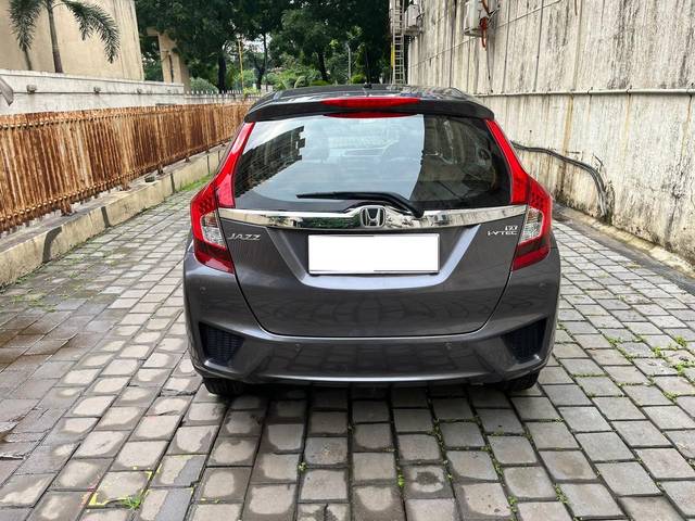 https://images10.gaadi.com/usedcar_image/3660902/original/processed_img2910099__usedcar_whatsappimage2023_09_02at105358_1__2910099_1699362065.jpeg?imwidth=6401