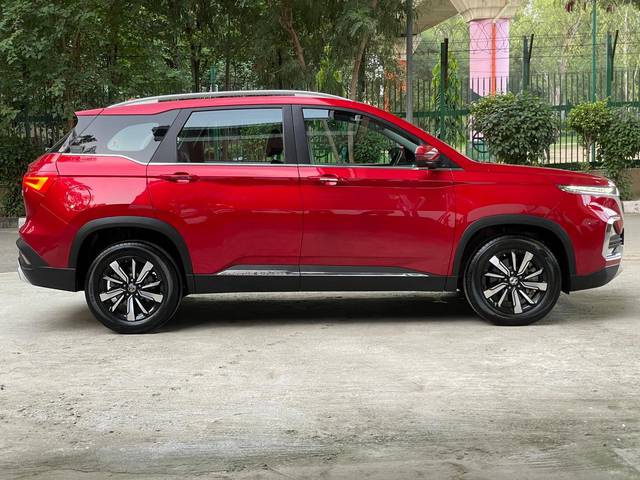 https://images10.gaadi.com/usedcar_image/3660947/original/img2910129__used_car_2910129_1699363544.jpg?imwidth=6401
