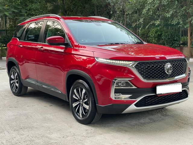 https://images10.gaadi.com/usedcar_image/3660947/original/processed_img2910129__used_car_2910129_1699363541.jpg?imwidth=6400