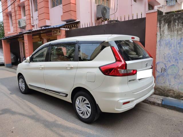 https://images10.gaadi.com/usedcar_image/3661004/original/processed_img2910164__used_car_2910164_1699365537.jpg?imwidth=6402