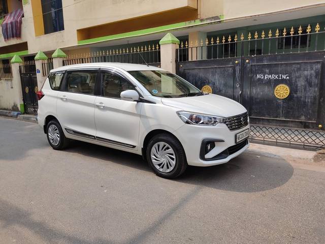 https://images10.gaadi.com/usedcar_image/3661004/original/processed_img2910164__used_car_2910164_1699365563.jpg?imwidth=6400