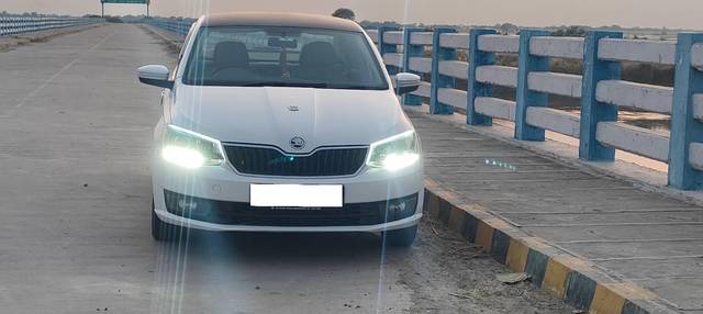 https://images10.gaadi.com/usedcar_image/3661028/original/processed_37cf2135-28a4-4bf1-9649-c72a0c340bbb.jpg?imwidth=6401