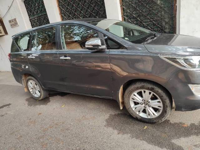 https://images10.gaadi.com/usedcar_image/3661066/original/processed_37118f9b-ce9a-4e51-ac92-de15d66c7349.jpg?imwidth=6401