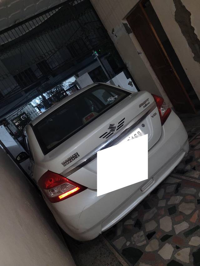 https://images10.gaadi.com/usedcar_image/3661072/original/processed_1d18e6c8-ec04-4ca8-90f4-7d46bfebf94f.jpg?imwidth=6400