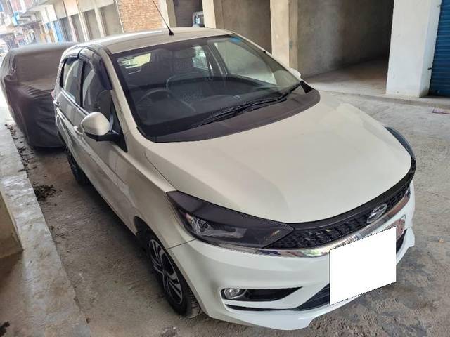 https://images10.gaadi.com/usedcar_image/3661082/original/processed_e2a40793-9e30-492b-8e81-770135d38e9c.jpg?imwidth=6400