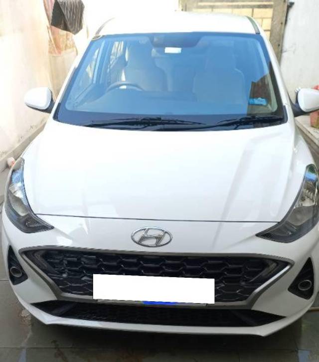 https://images10.gaadi.com/usedcar_image/3661128/original/processed_4aaa6897-eac2-4dee-b3a8-eb8249ff5785.jpg?imwidth=6401
