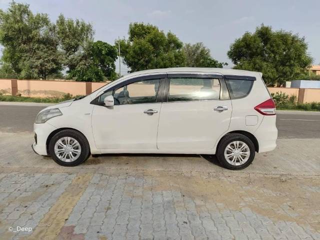 https://images10.gaadi.com/usedcar_image/3661134/original/processed_183cf425-8384-462e-ae09-e65d62eef84a.jpg?imwidth=6402